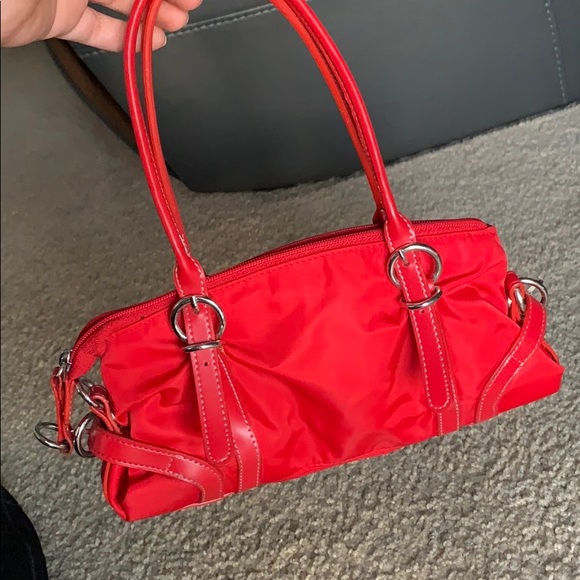 Red Prada bag - Picture 4 of 4